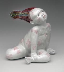 Mobile Girl – with Dead Battery, 2015. L15 x H13 x D10 cm. Porcelain and telephone wire, modeled. Photo E.A.Clarke