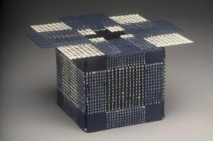 Blue Butterfly Box, 1991. Porcelain, plexi- tubing, (wire and beads as connectors). 13 x13 x 13 cm. Photo: Julien Beveridge