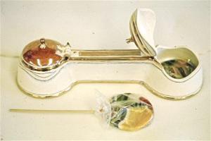 Campbell "Double Lollipop Box," 1978. C/10 porcelain, reduction, lustres. 45 cm long. Courtesy of the artist.