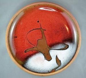 Walter Dexter. c.1963-73. Charger. 25.5 cm diam., 4 cm) h.