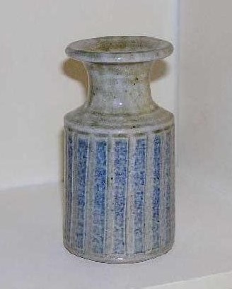 Tom Smith. Vase, nd. bondsauction.com
