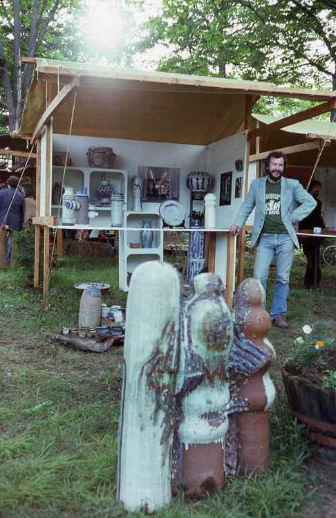 A-M Tremblay at a craft market, Val David, QC, 1977. Photo Ronald Crooks.