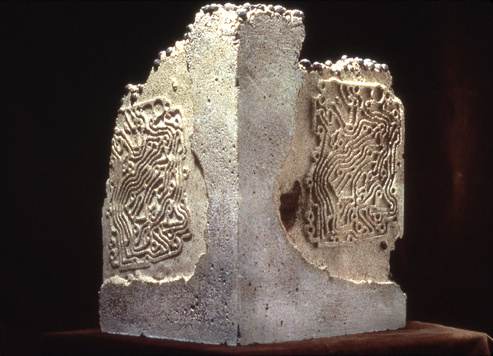 Sema-Clef (exterior view) 1984. 43 X 30 x 28 cm. Assemblage, Porcelain, betonic (concrete clay). Photo: Richard Cyr