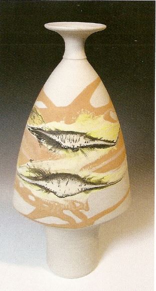 Robin Hopper. Footed Parabolic Bottle. 1985. Porcelain, mocha diffusion. (book) Oxidized firing,. Cone 8. 40.6 cm. Photo: Judi Dyelle.