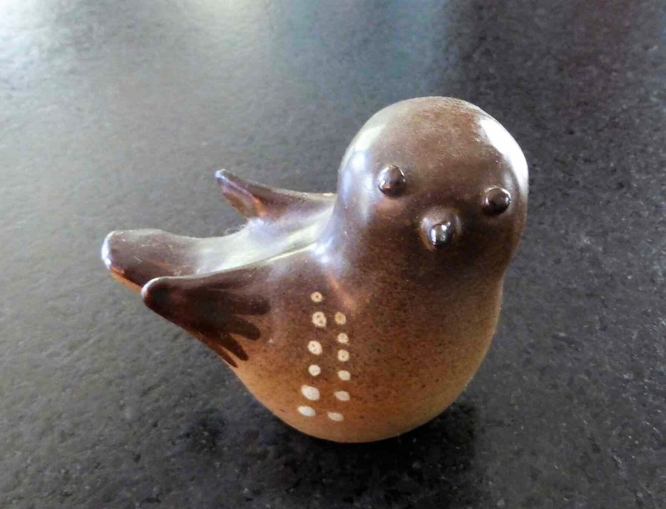 Thomas Kakinuma Sparrow. W10cm x 9cm x 7cm, iron glaze with white slip spots, Collection of author.