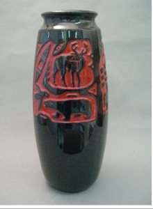 Jean Cartier. 1970. Red and black "Skimo" vase. Musee Marius Barbeau. St. Joseph-de-beauce.