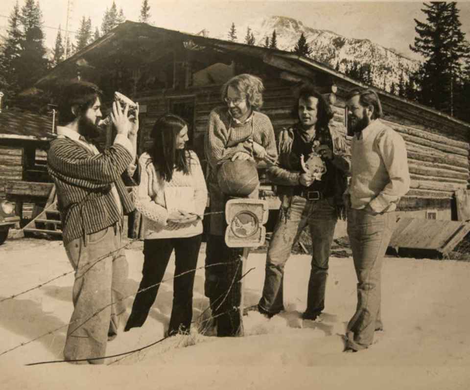 Stonecrop artists 1975. (Left to right): Tony Bloom, Bonnie Lebowitz, Bart Robinson, Robin Sturdy, Les Manning. Photo: Highline Magazine.
