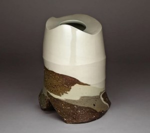 Les Manning. 1988. Rundle View. Laminated stoneware and porcelain. 26 cm.