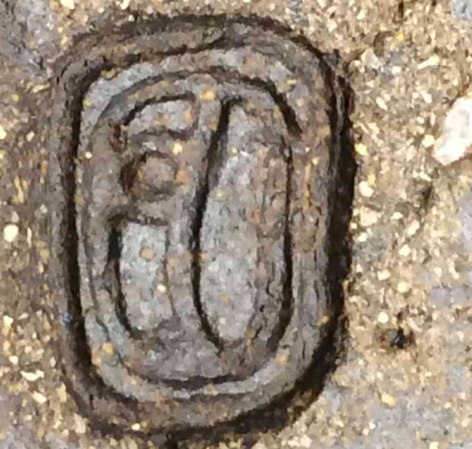 Les Manning mark, more recently used in his Common Opposites Exhibition. Courtesy Esplanade Gallery, Medicine Hat, AB.