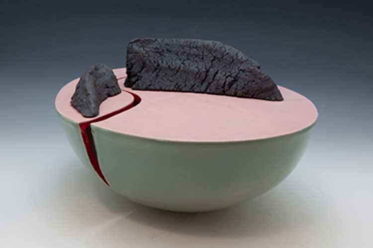 Les Manning. 2011. Red River/Pink Plateau. 24 x 40 x 40 cm. Photo: Dianne and Cecil Finch.