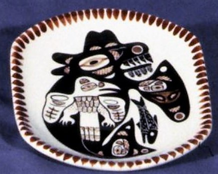 David Lambert. Raven Inside Killerwhale Plate, nd. Width 17.00; height 2.00; depth 9.50. University of Victoria Legacy Collection. Gift of Gary White and John Veillette.