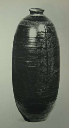 7. Thomas Kakinuma, Vase, 1957. Grand Award Winner, Stoneware, Canadian Pavilion, Brussels World’s Fair, 1958 Image The Clay Products News and Ceramic Record, #4 April 1957.