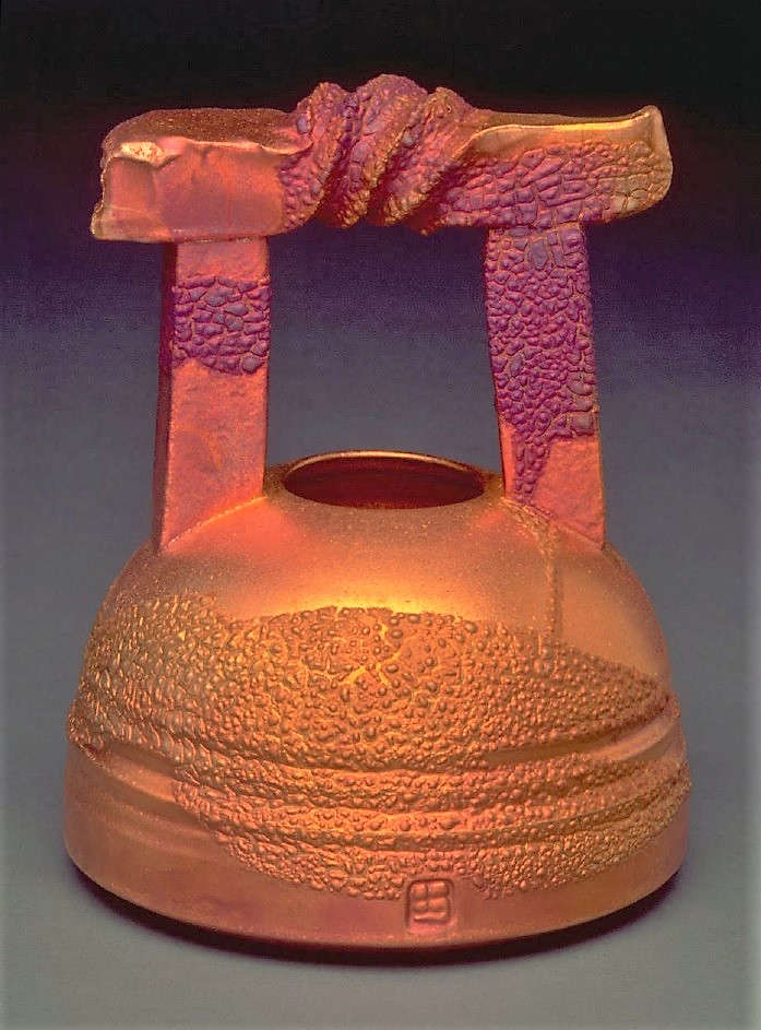 Peter Powning. Trilithon, 1996, raku fired clay. 29.2 cm tall
