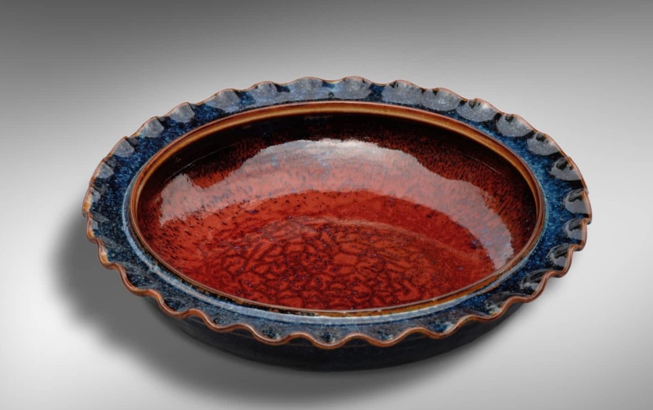 Donn Zver. 2018. Stoneware. Overlapped glazes. 10.2 x 35.6 cm.