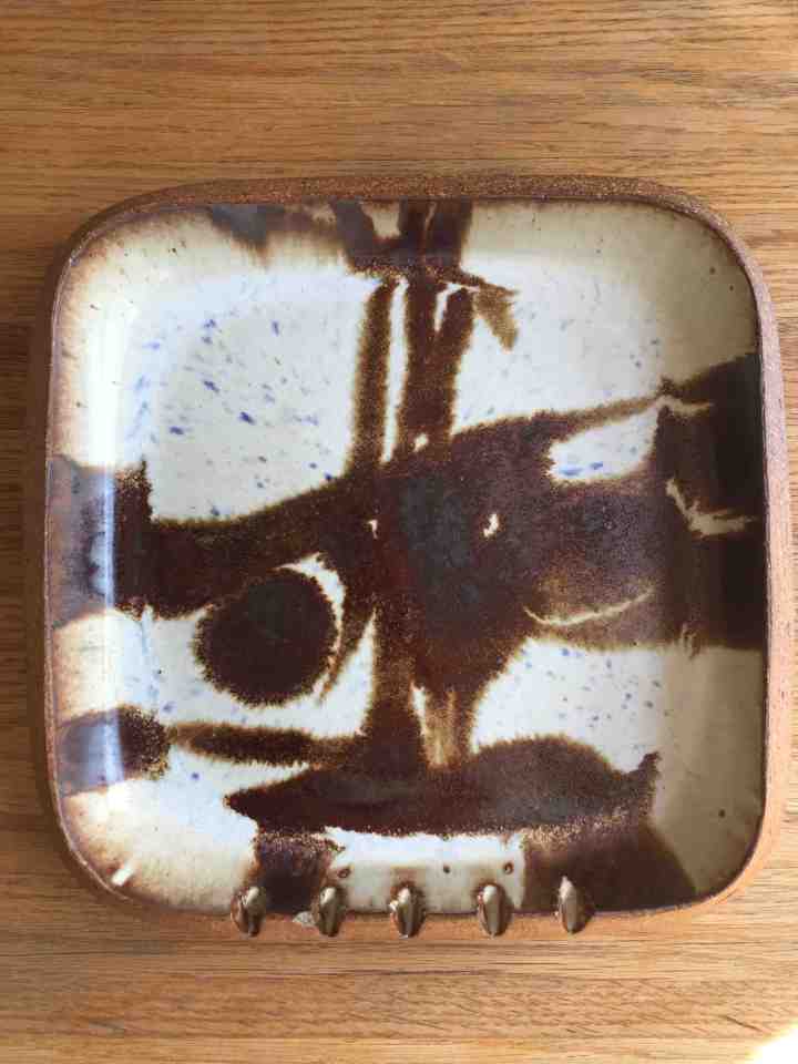 Les Manning. 1966-68. Ashtray, Ceramic Arts Calgary. Stoneware. Photo credit Duncan Farnan.