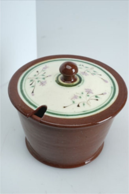 ﻿﻿Birdsall-Worthington. 1979. Covered Dish/Spooner. 7.6 x 12.7 cm.