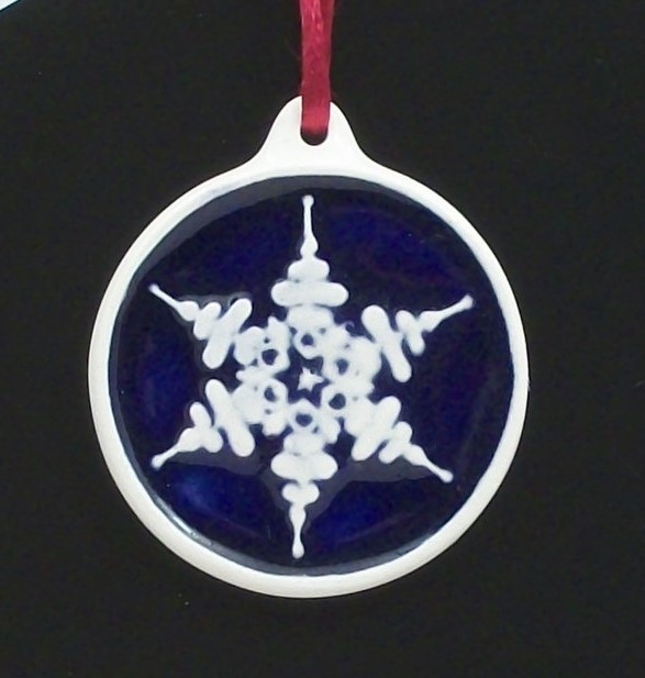 Birdsall-Worthington. Christmas Ornament. 3.8 cm . White clay and transparent coloured glaze.