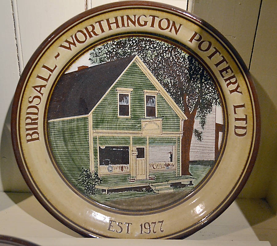 Birdsall-Worthington 1980. Birdsall-Worthington Pottery Ltd plate. Approx. 35.6 cm diameter.