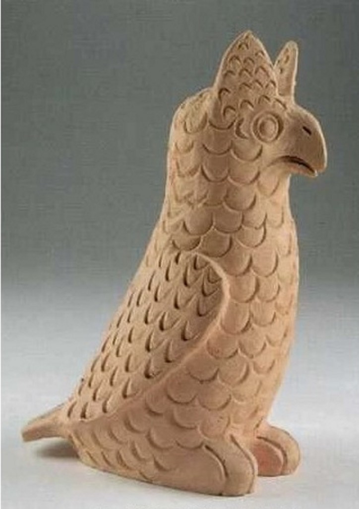 Yvo Samgushak . Owl, Circa 1971. 25.4 x 17.8 x 12.7 cm. Photo: Inuit Gallery inuit.com