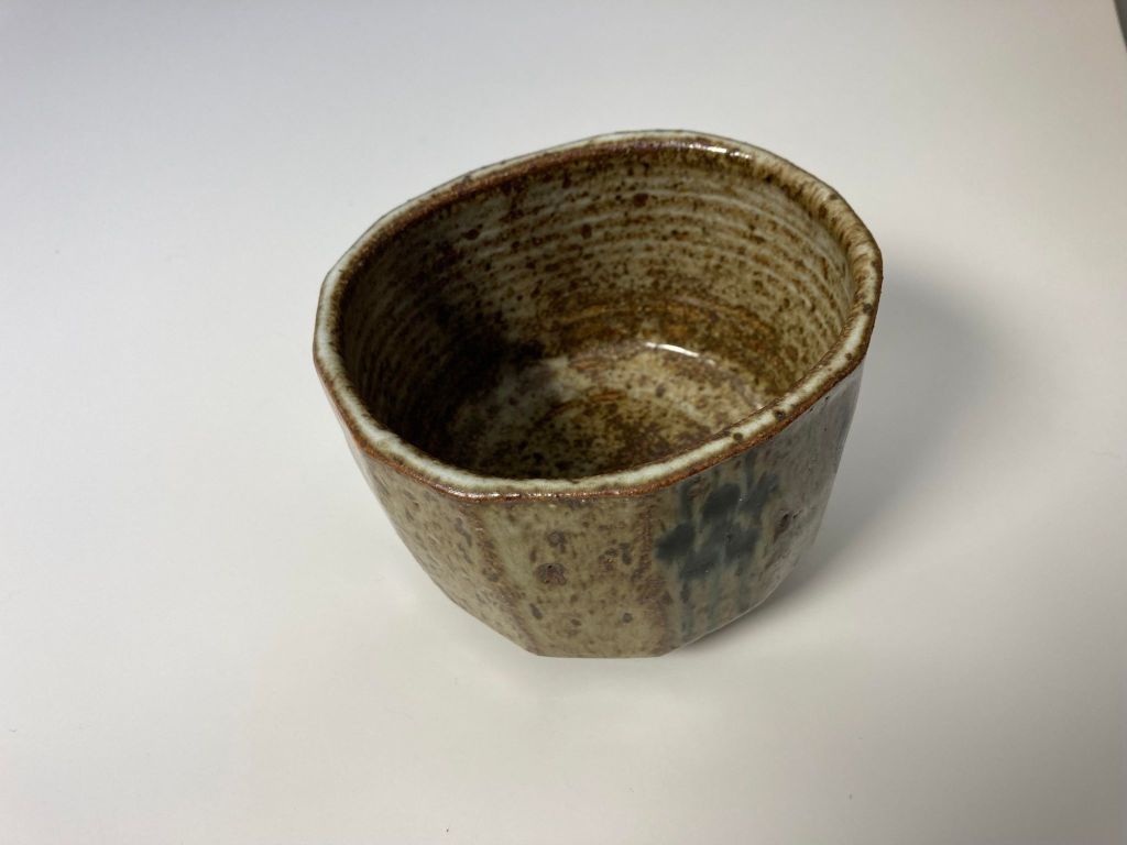 Dean Mullavey, nd. 8cm tall, 11.5 cm wide, 10cm deep. Stoneware. Collection: Dan Hammill